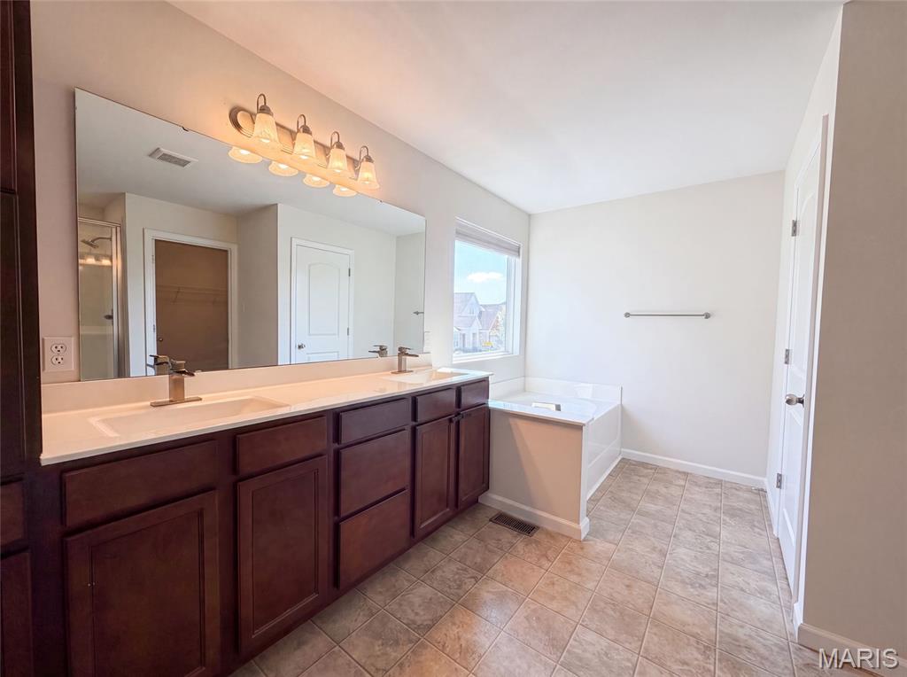 5945 Hawkins Ridge Court St. Louis, MO 63129 - Photo 14 of 26 Gallery Image 14