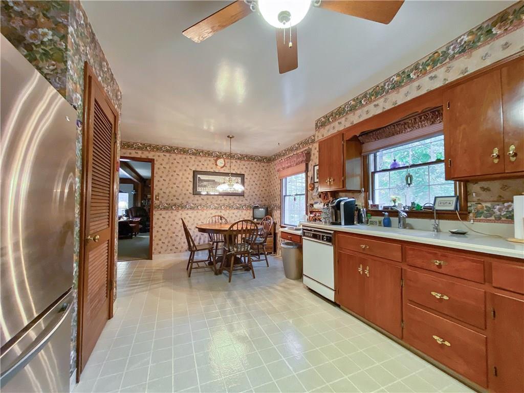 6052 Tuscarawas Road Beaver, PA 15009 - Photo 10 of 24