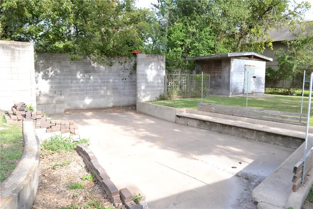 $1,795 | 505 Foch Street, Bryan, TX 77801
