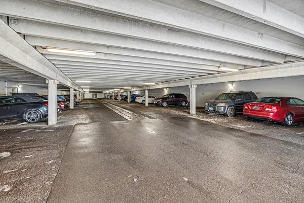 $138,000 | 6423 Colony Way, Unit 3L, Edina, MN 55435