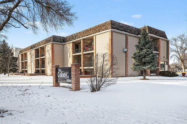 $142,900 | 6423 Colony Way, Unit 3L, Edina, MN 55435