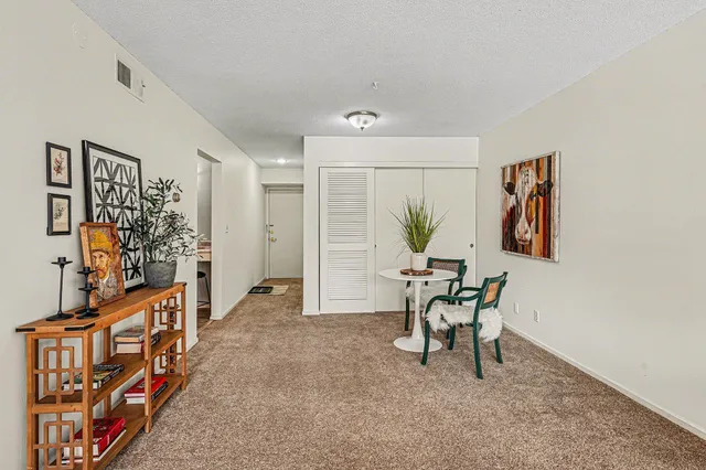 $142,900 | 6423 Colony Way, Unit 3L, Edina, MN 55435