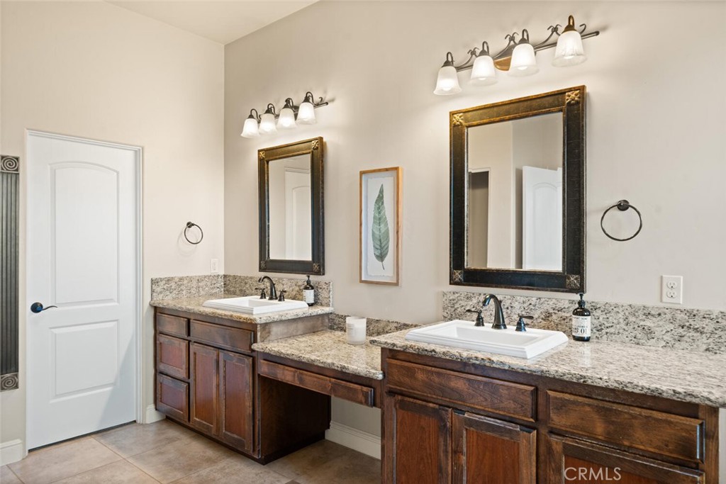 3368 Summit Ridge Terrace Chico, CA 95928 - Photo 18 of 43 Large granite vanity with dual sinks and walk-in closet