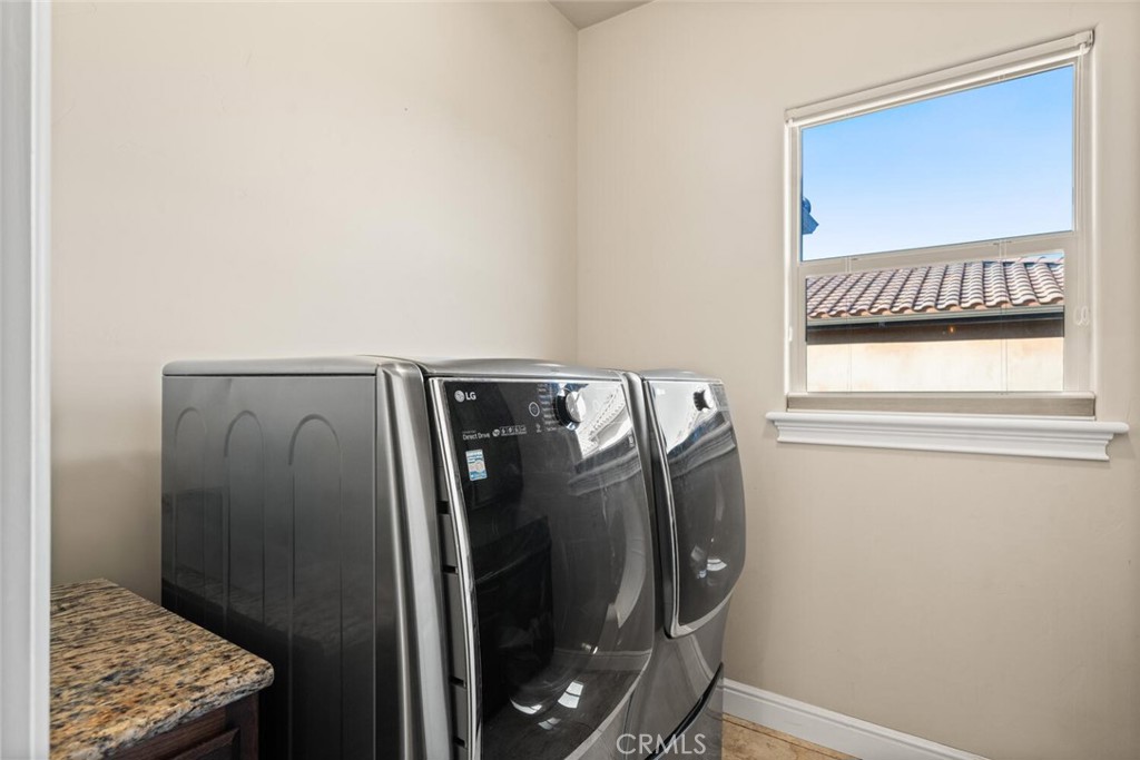 3368 Summit Ridge Terrace Chico, CA 95928 - Photo 30 of 43 Main level laundry room
