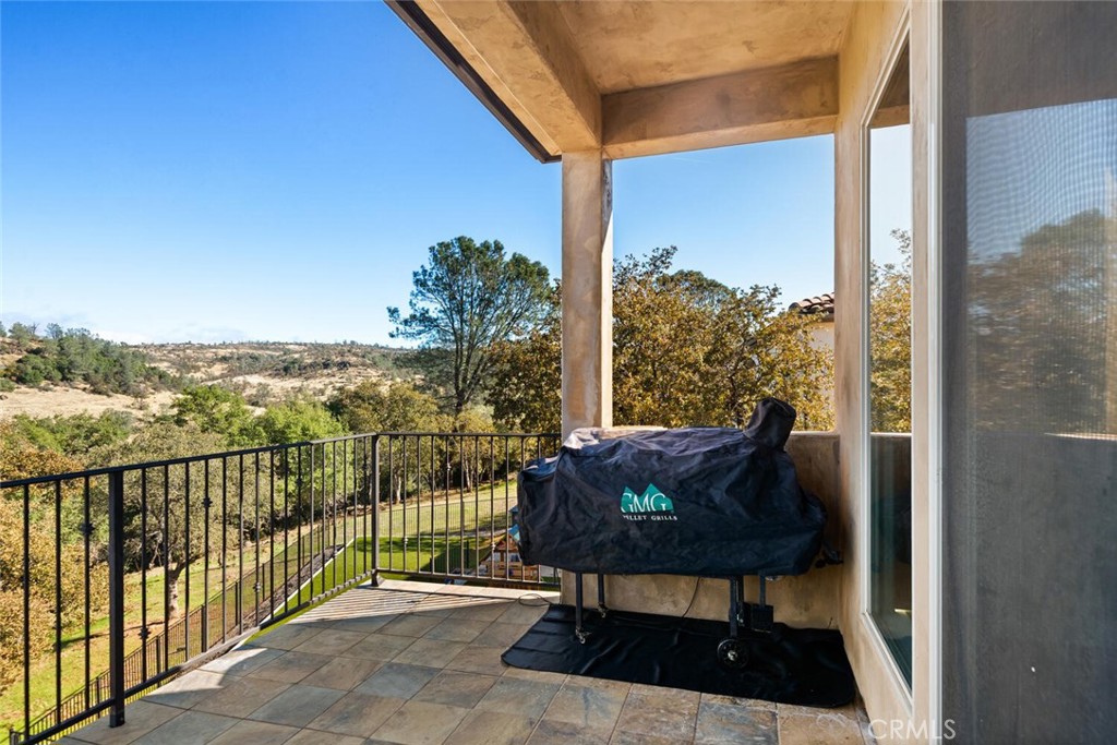 3368 Summit Ridge Terrace Chico, CA 95928 - Photo 32 of 43 Back patio