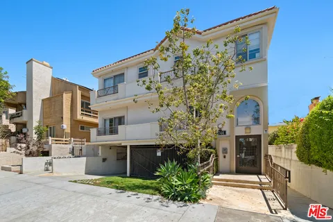 $1,099,000 | 1744 Granville Avenue, Unit 105, Los Angeles, CA 90025