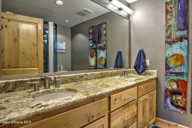 $1,050,000 | 651 Dover Bay Parkway, Unit 102, Dover, ID 83825