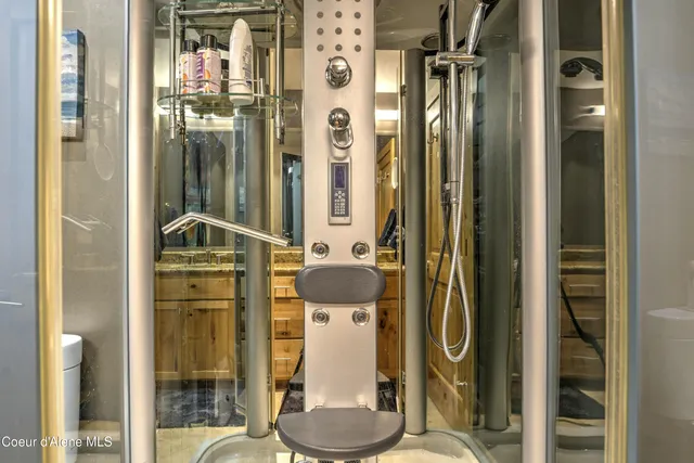 $1,050,000 | 651 Dover Bay Parkway, Unit 102, Dover, ID 83825