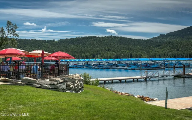 $1,050,000 | 651 Dover Bay Parkway, Unit 102, Dover, ID 83825