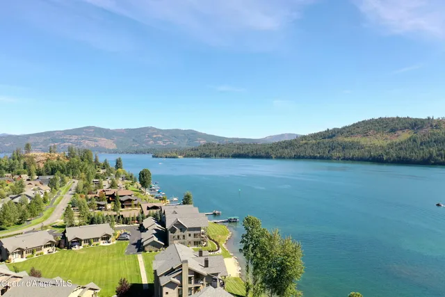 $1,050,000 | 651 Dover Bay Parkway, Unit 102, Dover, ID 83825