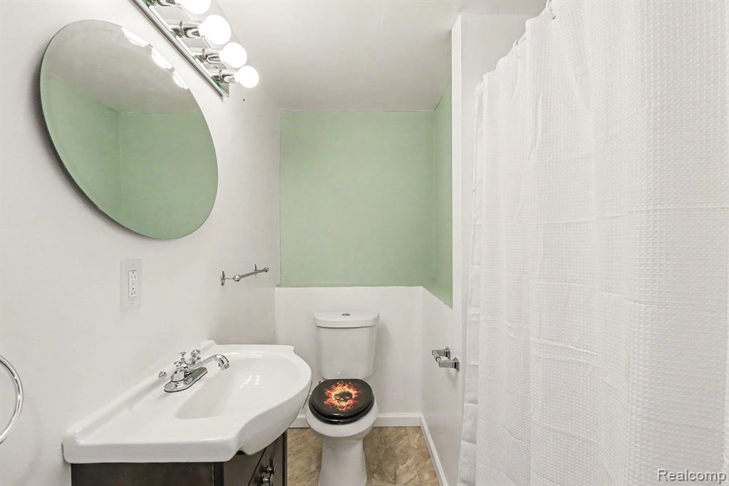 205 Gerst Road Leonard, MI 48367 - Photo 14 of 23