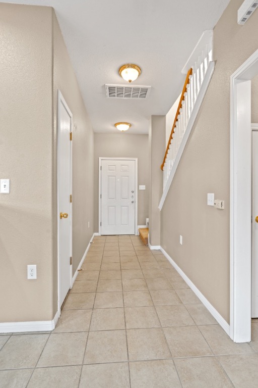 7502 Lazy Creek Drive, Unit B Austin, TX 78724 - Photo 3 of 24 a view of an entryway