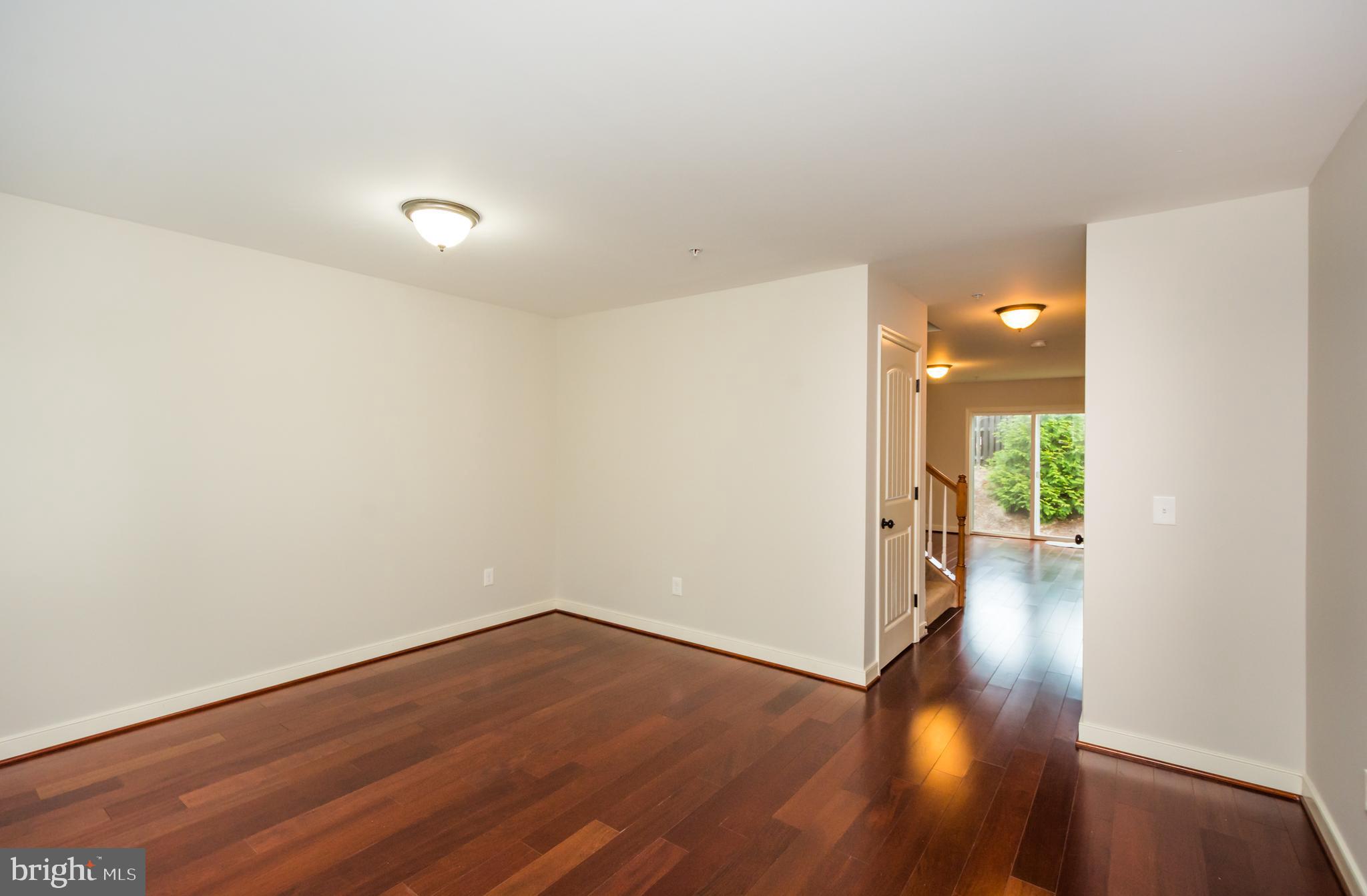 4010 Ward Road Pasadena, MD 21122 - Photo 16 of 39 Living room