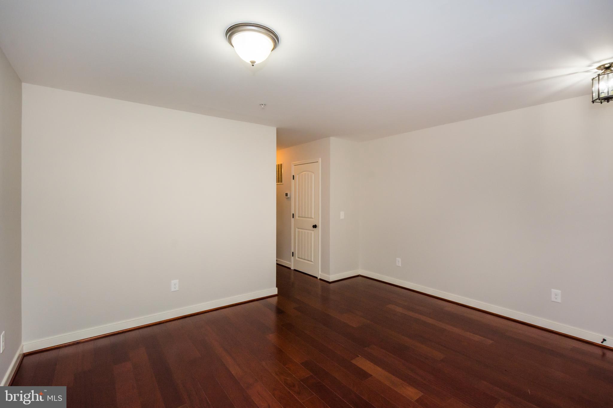 4010 Ward Road Pasadena, MD 21122 - Photo 17 of 39 Living room
