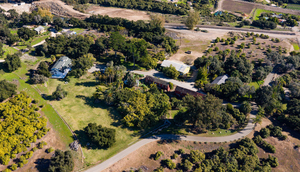 1835 Santa Monica Road Carpinteria, CA 93013 - Photo 6 of 31