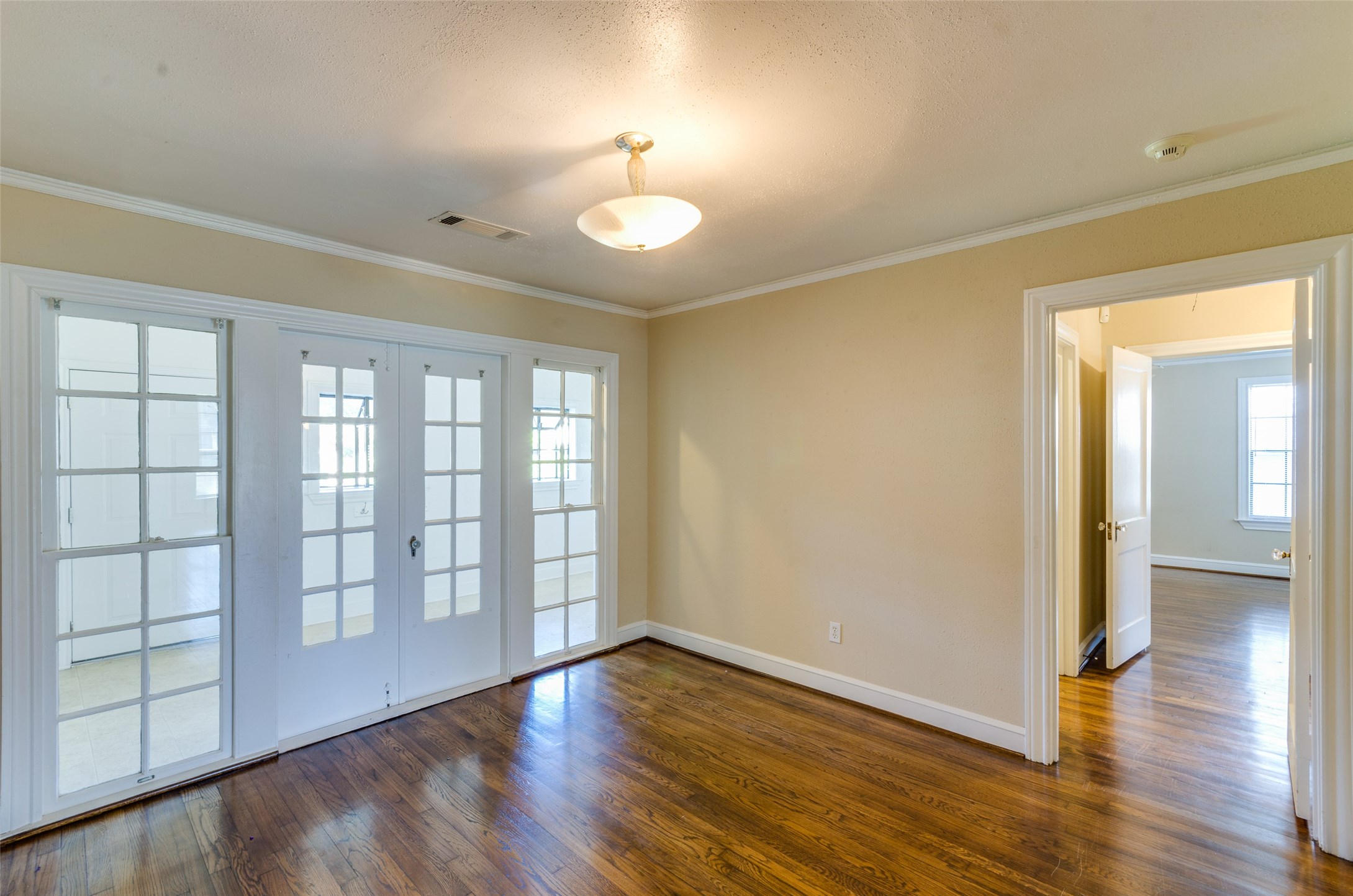 236 West 31st Street Houston, TX 77018 - Photo 13 of 36 Full dining room or flex room