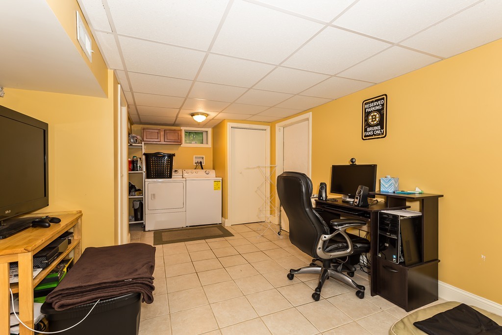 2 Barnes Road Newton, MA 02458 - Photo 11 of 22 Gallery Image 11