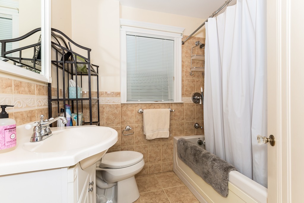 2 Barnes Road Newton, MA 02458 - Photo 12 of 22 Gallery Image 12