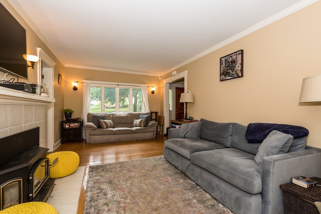 2 Barnes Road Newton, MA 02458 - Photo 7 of 22 Gallery Image 7
