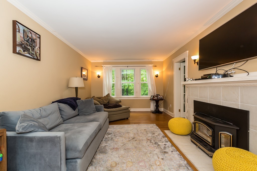 2 Barnes Road Newton, MA 02458 - Photo 8 of 22 Gallery Image 8