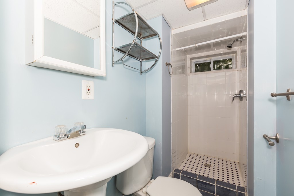 2 Barnes Road Newton, MA 02458 - Photo 10 of 22 Gallery Image 10