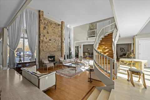 $1,350,000 | 2045 Kipling Court, Highland Park, IL 60035