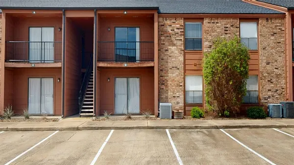 $900 | 904 University Oaks Boulevard, Unit 20, College Station, TX 77840