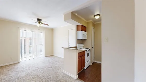$900 | 904 University Oaks Boulevard, Unit 20, College Station, TX 77840
