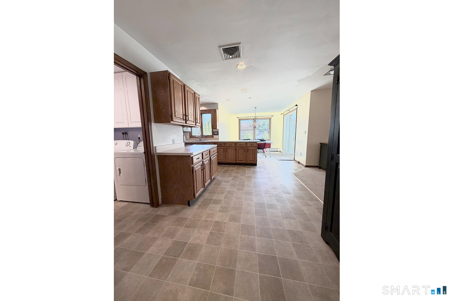 1822 Stratfield Road Fairfield, CT 06825 - Photo 3 of 20