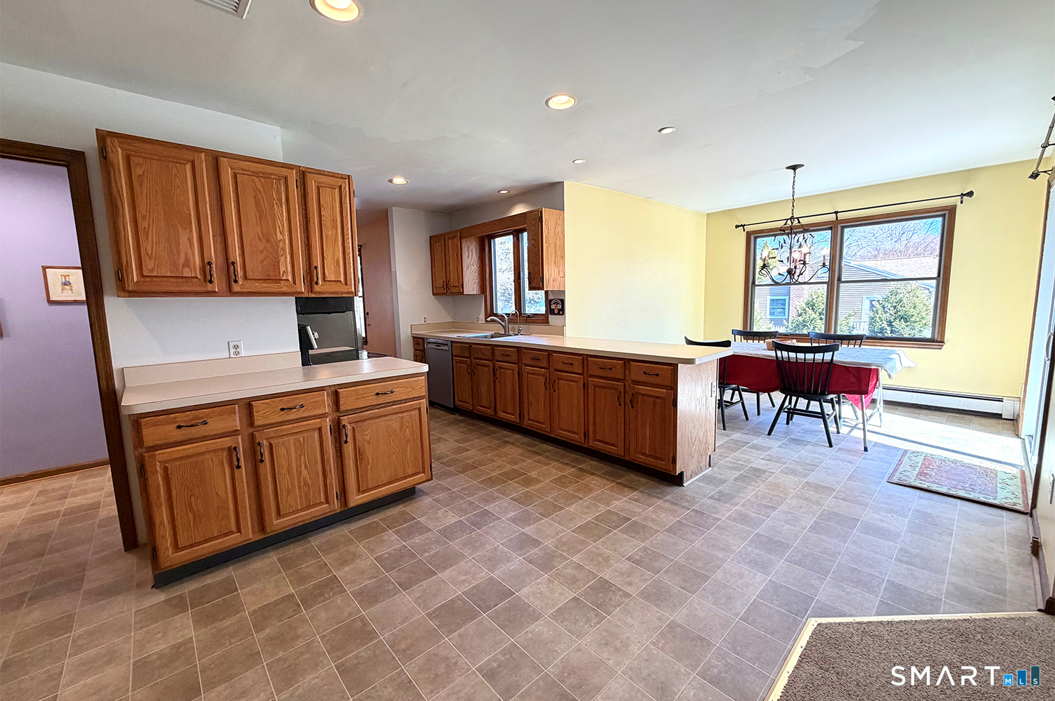 1822 Stratfield Road Fairfield, CT 06825 - Photo 4 of 20