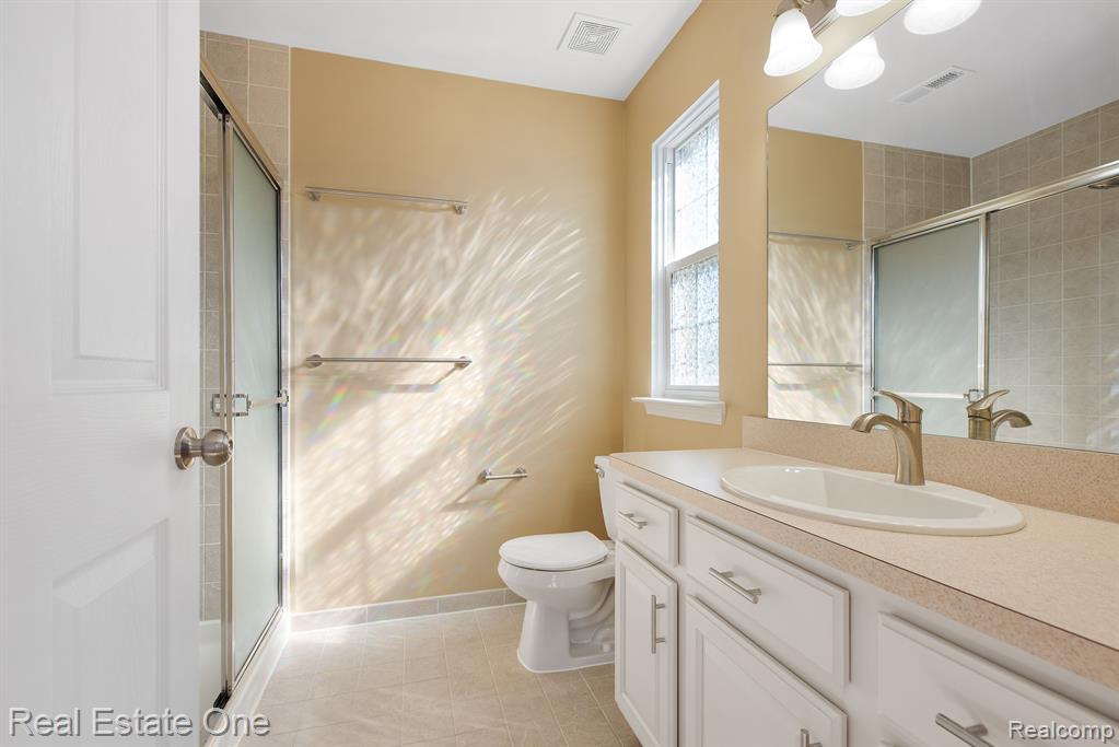 1845 Flagstone Circle Rochester, MI 48307 - Photo 15 of 29