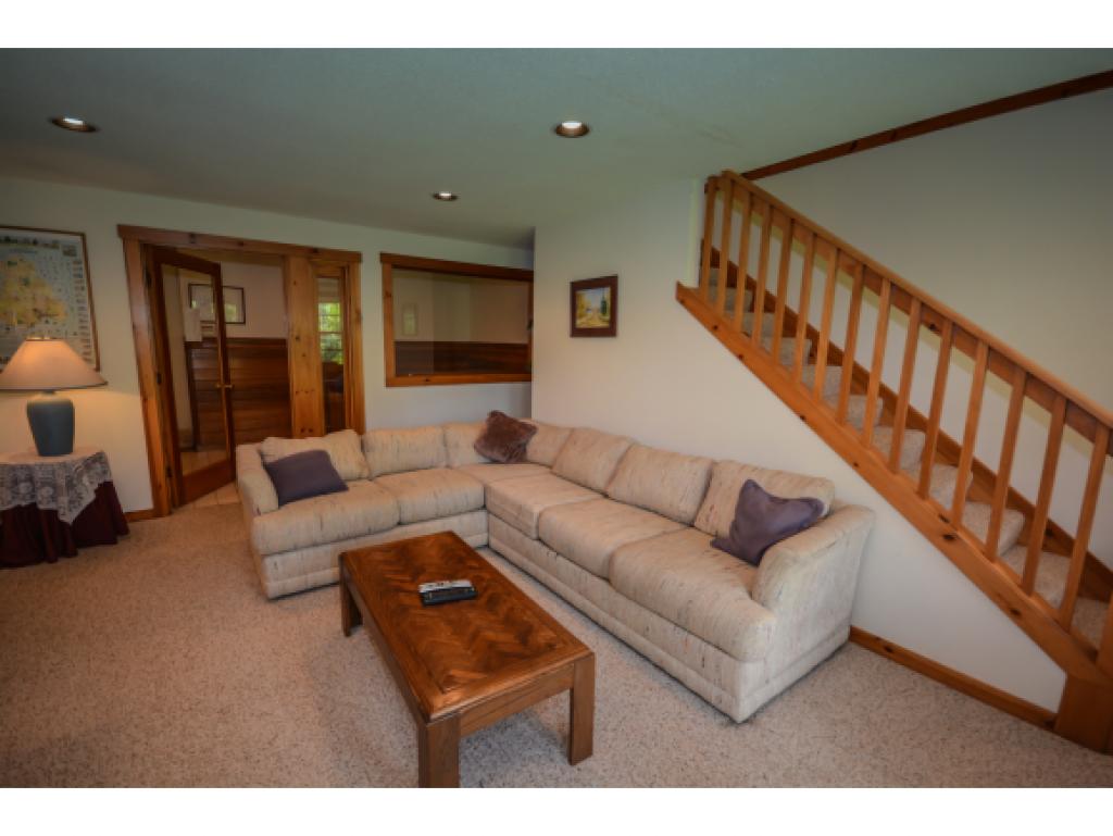 63 B Greenspring Road, Unit B West Dover, VT 05356 - Photo 11 of 19 Gallery Image 11