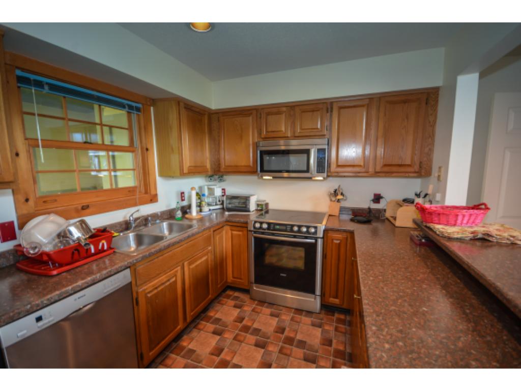 63 B Greenspring Road, Unit B West Dover, VT 05356 - Photo 4 of 19 Gallery Image 4