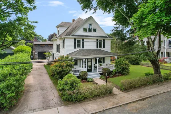 $969,900 | 94 Lake Street, South Kingstown, RI 02879