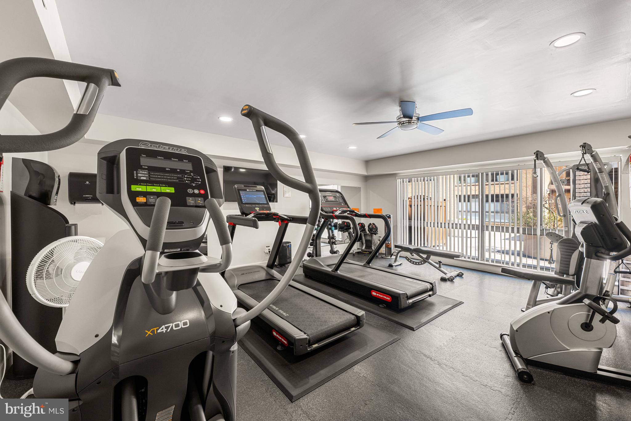 11400 Strand Drive, Unit R310 Rockville, MD 20852 - Photo 33 of 35 a room with gym equipment