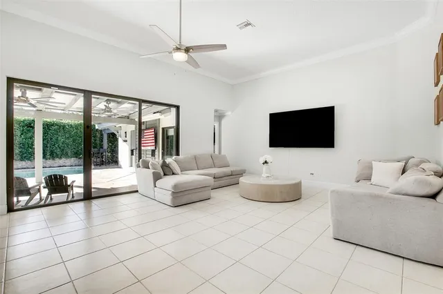 $5,200 | 10918 Northwest 56th Court, Coral Springs, FL 33076