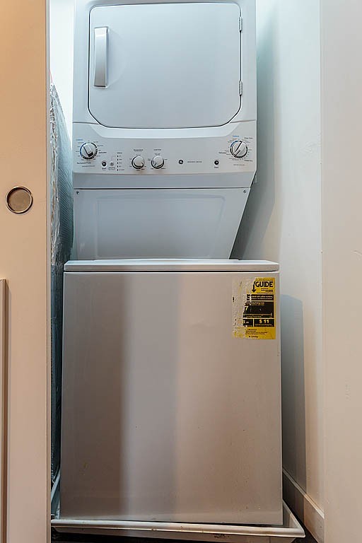 17 Ash Street Waltham, MA 02453 - Photo 21 of 32 a close up view of washer and dryer