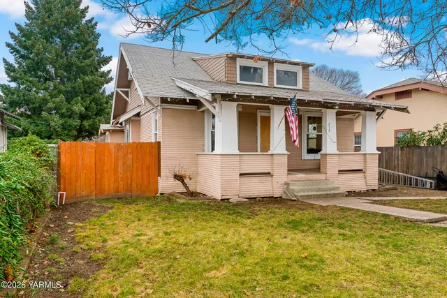 $309,000 | 717 South 8th Avenue, Yakima, WA 98902