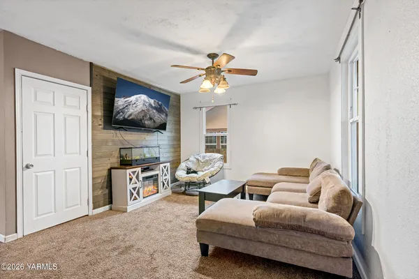 $287,000 | 717 South 8th Avenue, Yakima, WA 98902