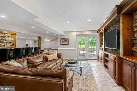 $1,699,000 | 6723 Point Pleasant Pike, New Hope, PA 18938