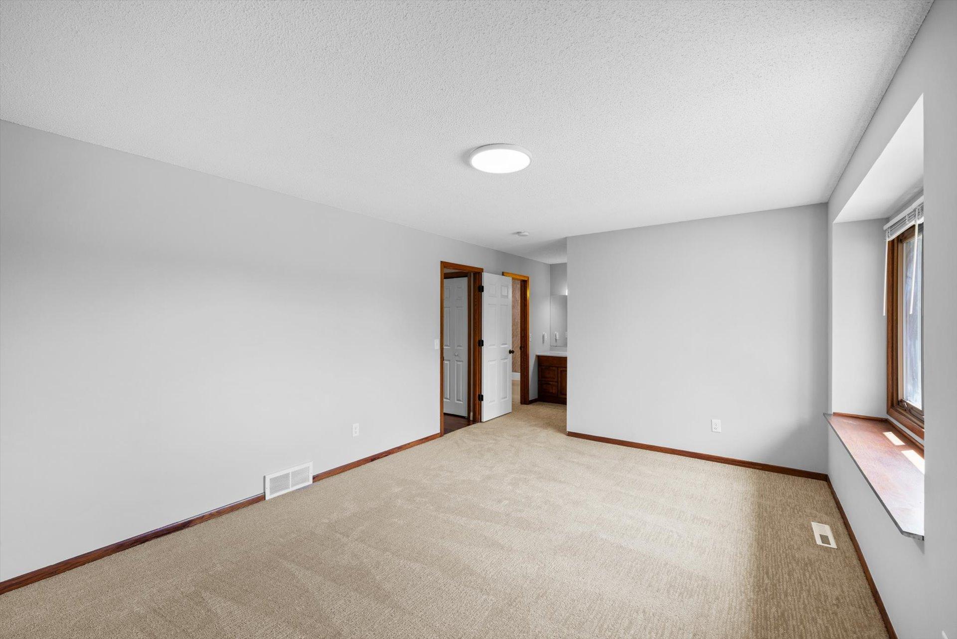 7405 Scot Terrace Eden Prairie, MN 55346 - Photo 8 of 29
