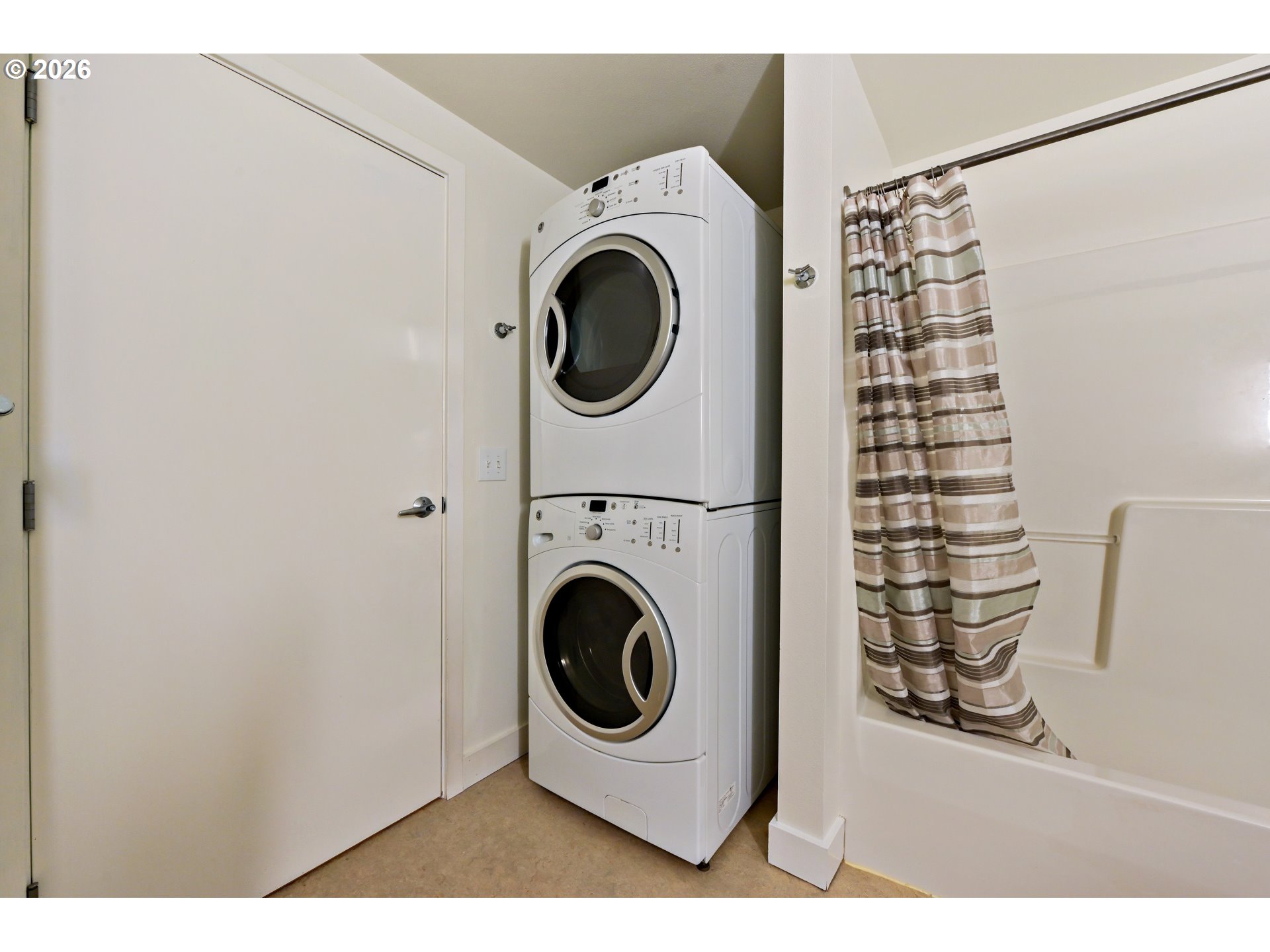 3970 North Interstate Avenue, Unit 307 Portland, OR 97227 - Photo 19 of 23 Laundry
