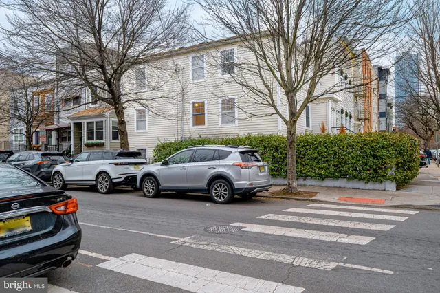 $825,000 | 330 4th Street, Unit 2A, Jersey City, NJ 07302