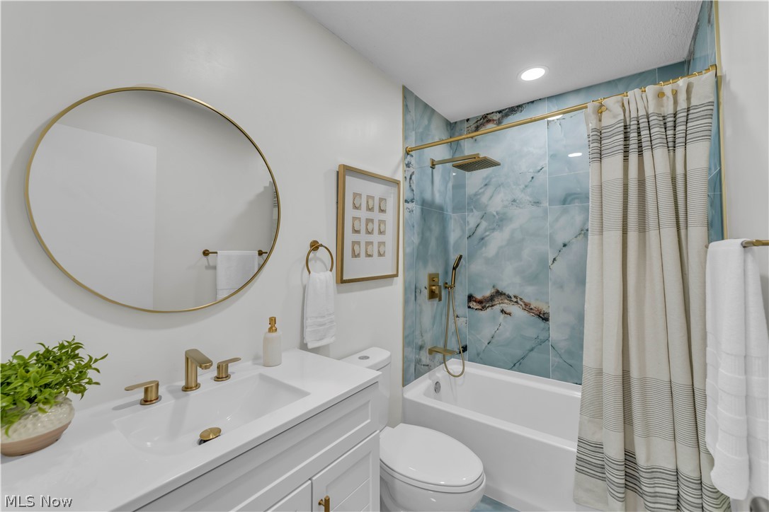 10763 Gate Post Road Strongsville, OH 44149 - Photo 37 of 45 Bathroom