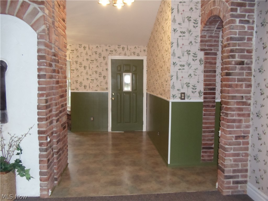 10582 Auburn Road Chardon, OH 44024 - Photo 2 of 20 Gallery Image 2