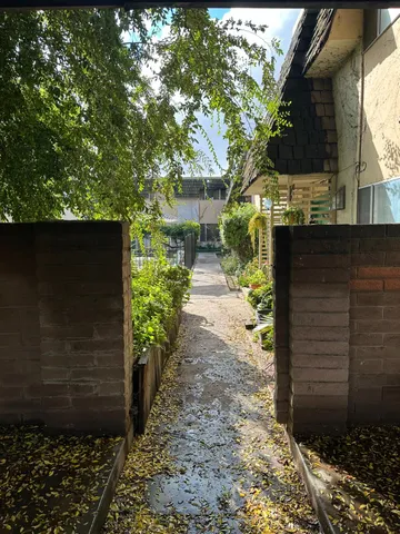 a view of a pathway of a house