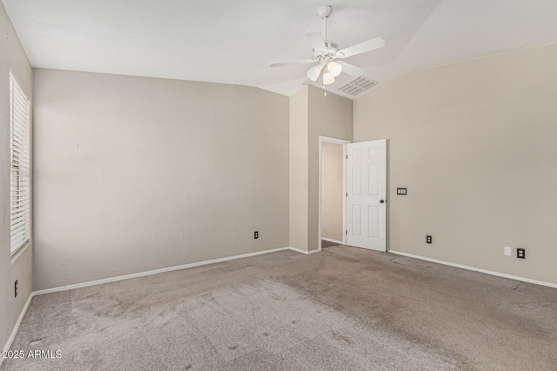 1634 East Harwell Road Phoenix, AZ 85042 - Photo 17 of 44 a view of an empty room
