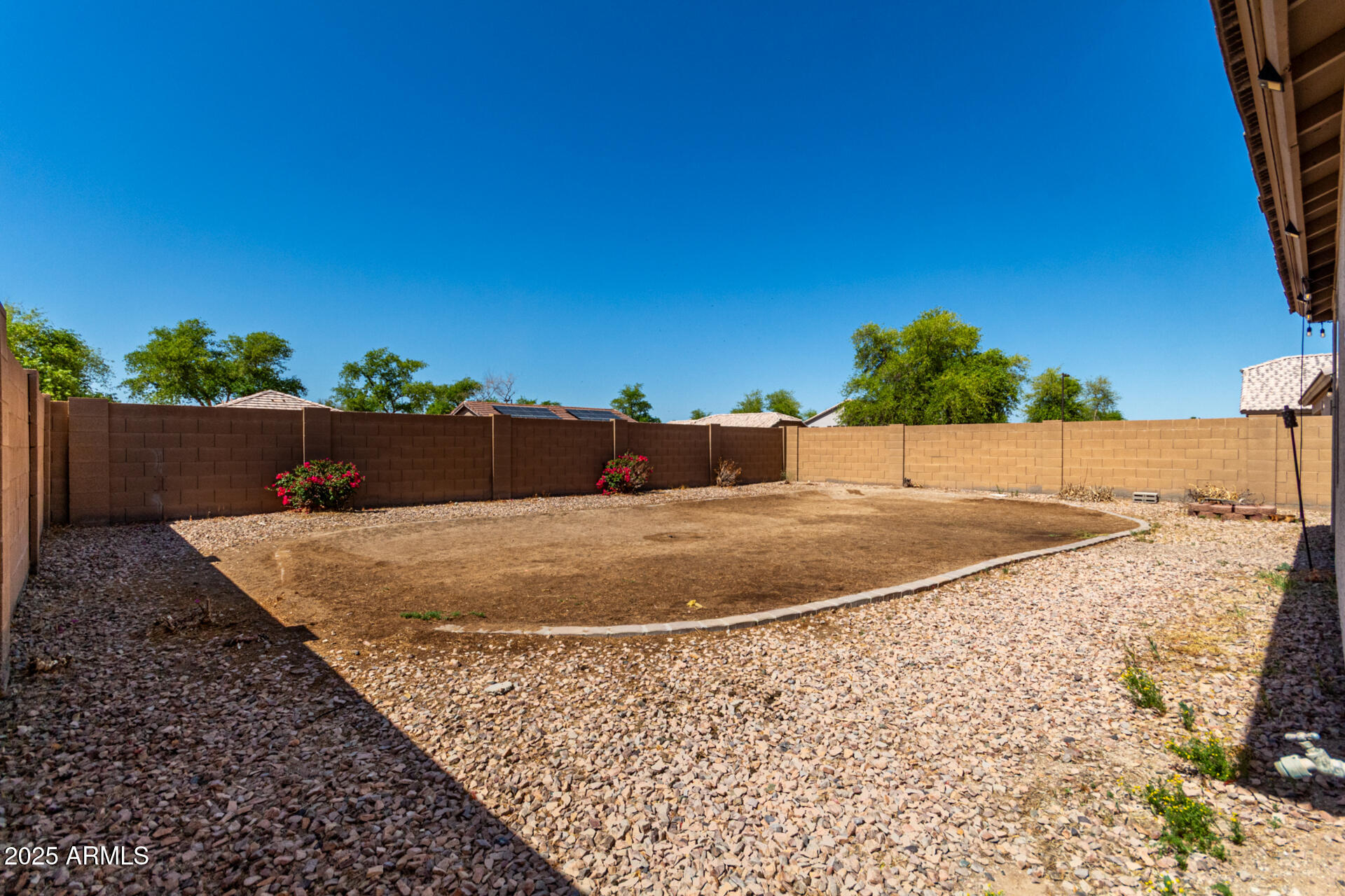 1634 East Harwell Road Phoenix, AZ 85042 - Photo 33 of 44 a view of outdoor space and yard