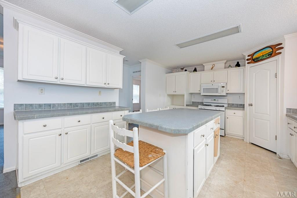7778 Shipyard Road Manns Harbor, NC 27953 - Photo 8 of 22 Gallery Image 8