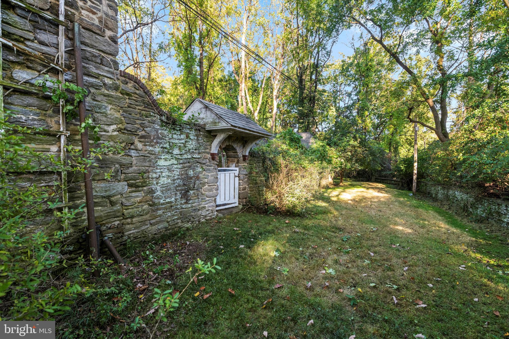 31 West Bells Mill Road Philadelphia, PA 19118 - Photo 28 of 32